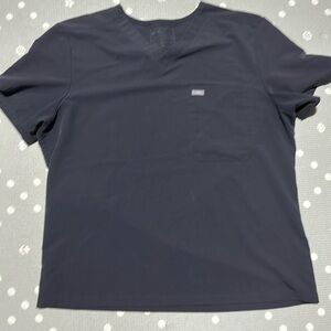 Figs men’s grey one pocket top 2xl